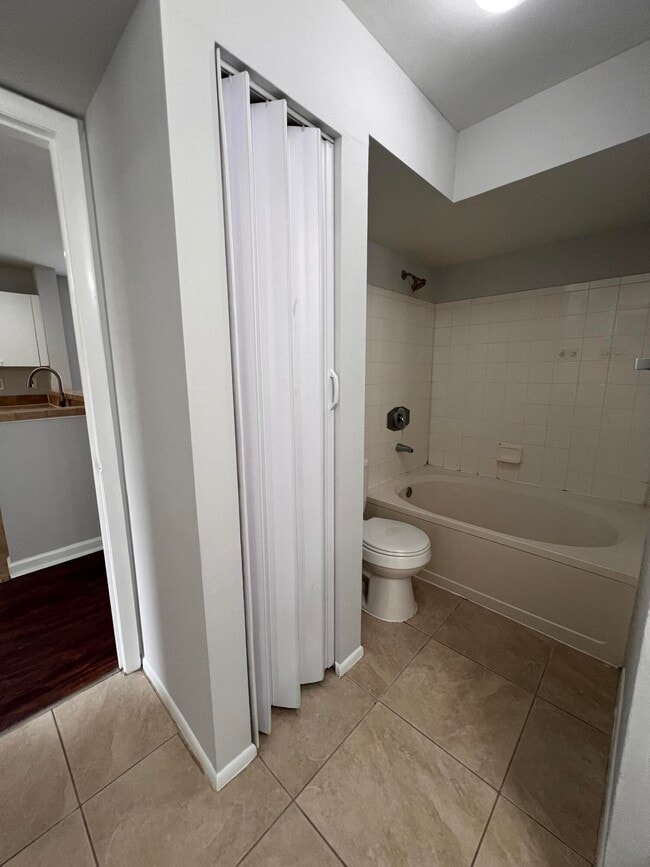 Building Photo - 4799 Via Palm Lakes