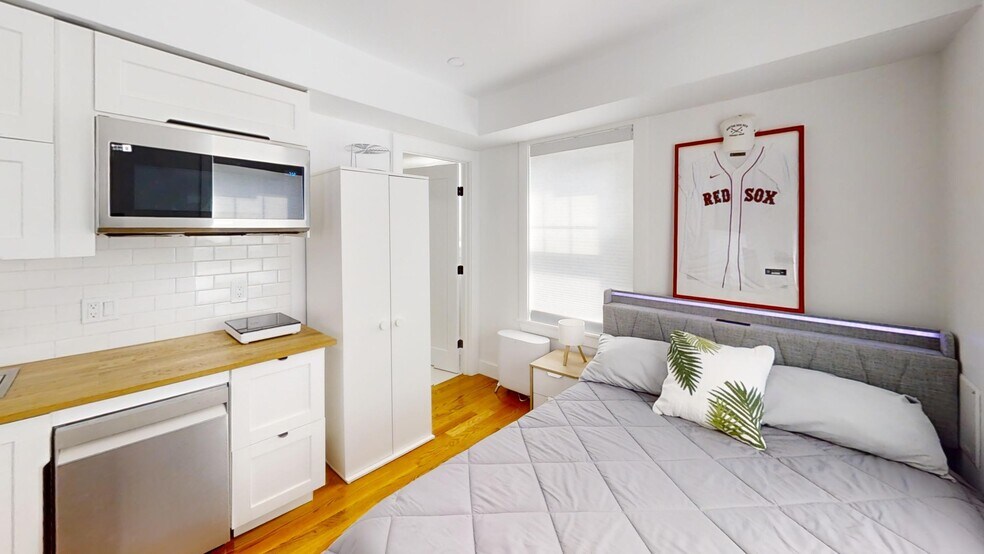 Building Photo - 36 Shepard St