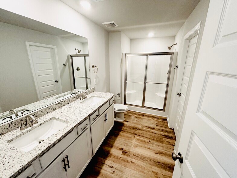 Building Photo - 27935 Chalmers Cir