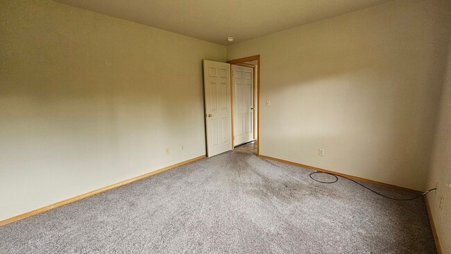 Building Photo - 1604 Columbine Village Dr