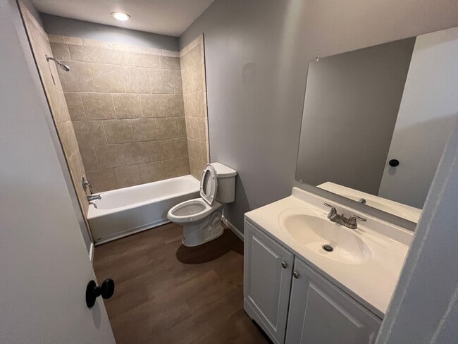 Building Photo - 435 30th Pl