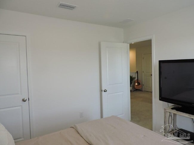 Building Photo - 4664 Carlstrom Ln