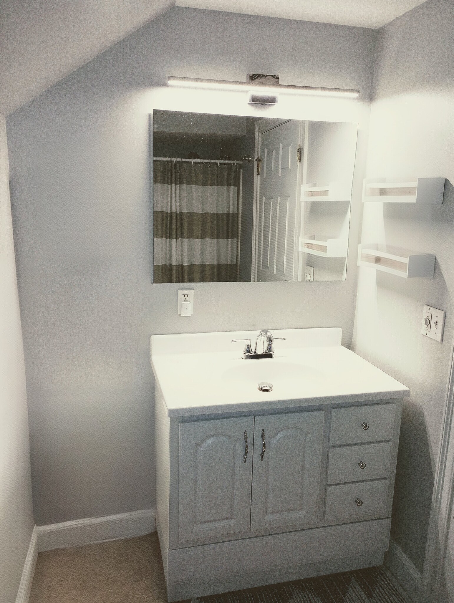 Upstairs bathroom (third floor) - 28 Robbins St