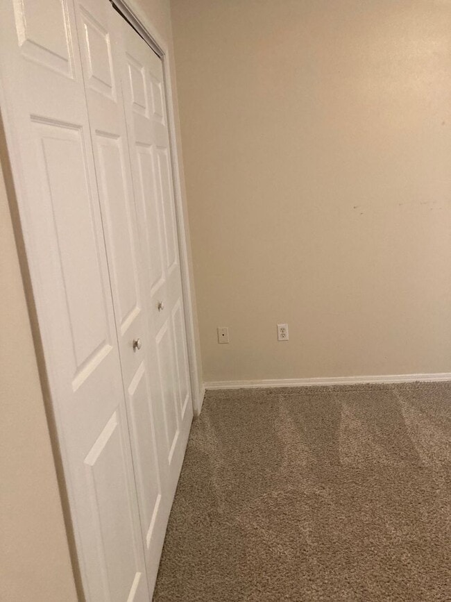 Building Photo - Home For Rent