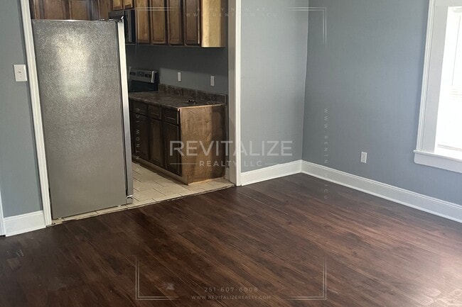 Building Photo - Charming 3-Bedroom, 2-Bath Home Near Downt...