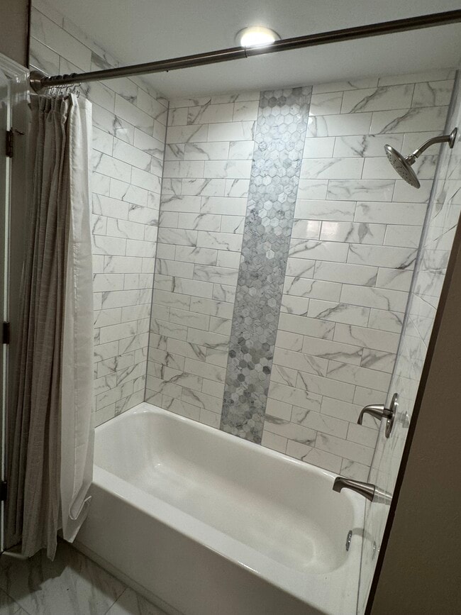 Building Photo - 4110 Central Sarasota Pkwy