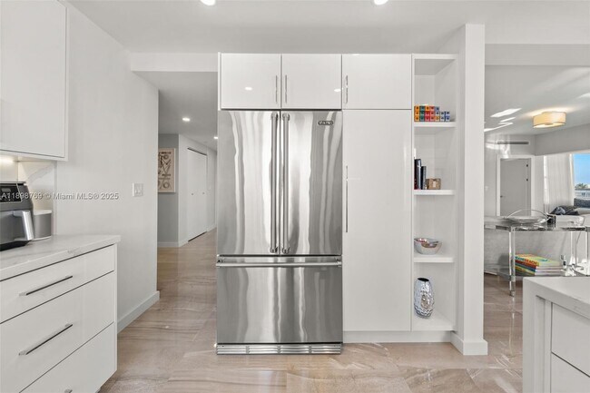 Building Photo - 16 Island Ave