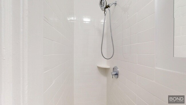 Building Photo - 200 W 58th St