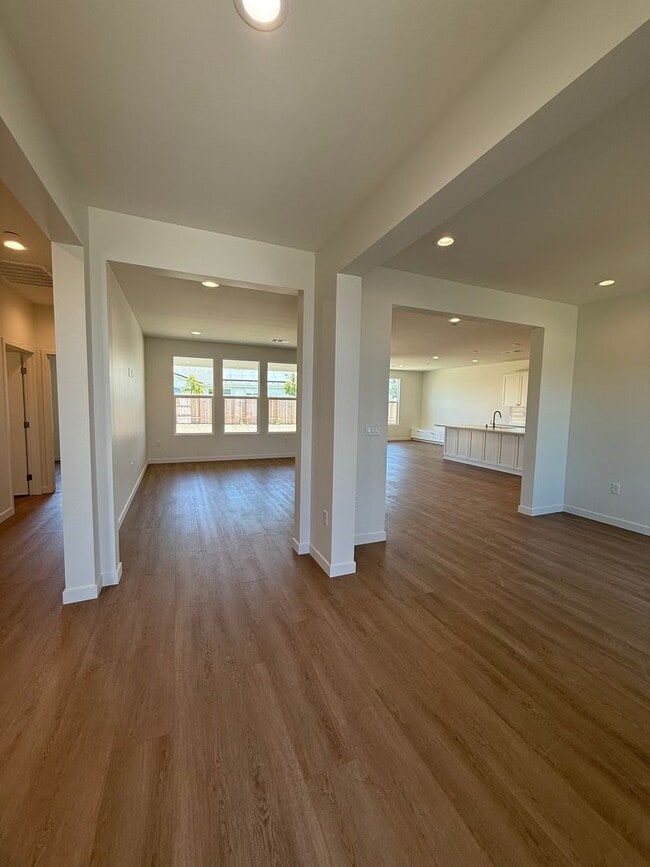 Building Photo - 510 Cobain Ct