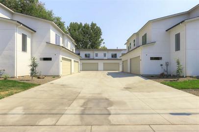 Building Photo - 2318 S Phillippi St