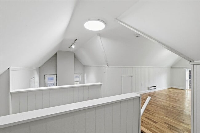 Building Photo - 305 W Broadway