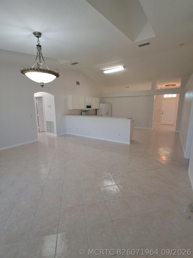 Building Photo - 2697 SW Altamira Ave