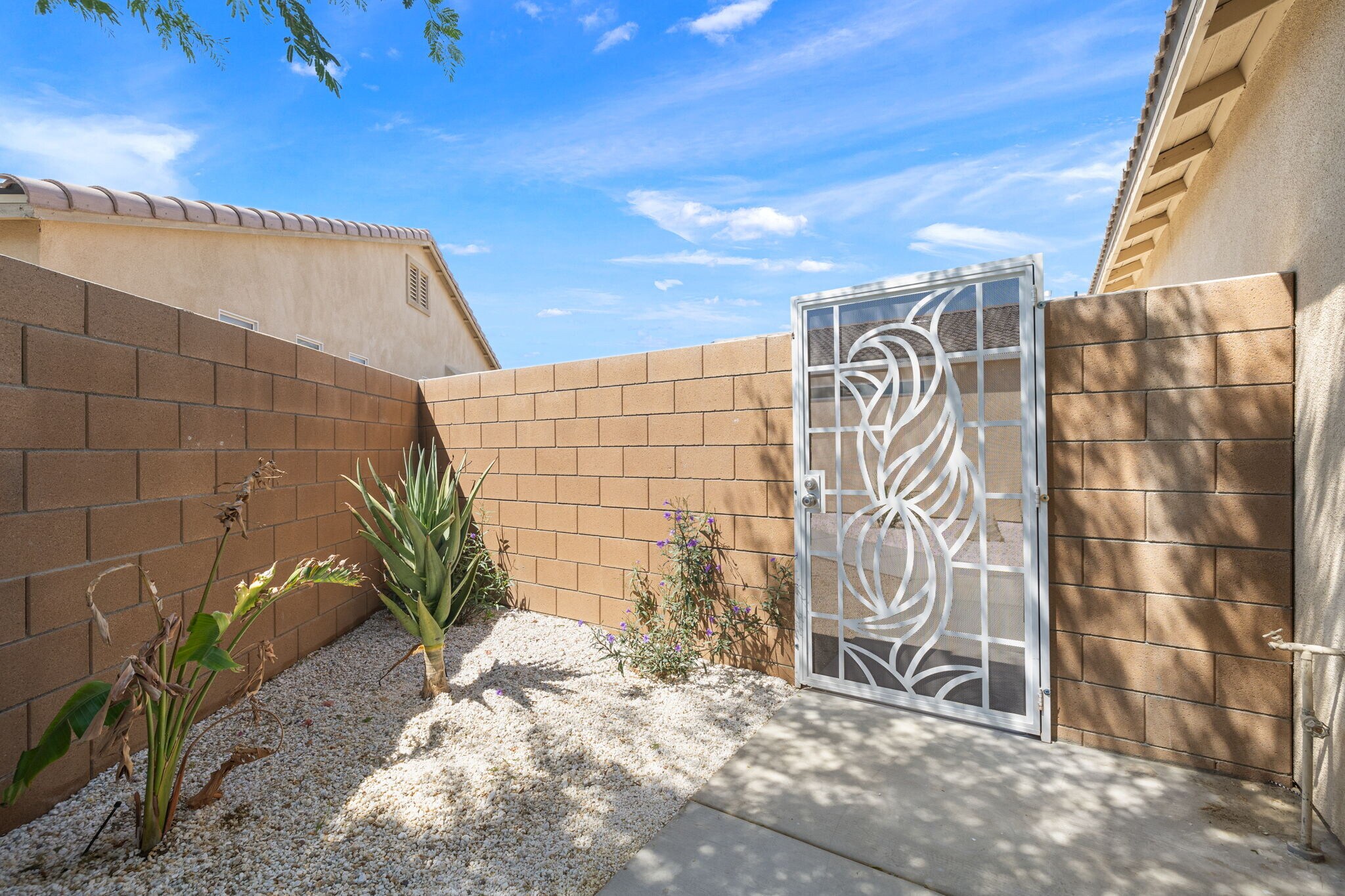 Building Photo - 44429 Avenida Hanna