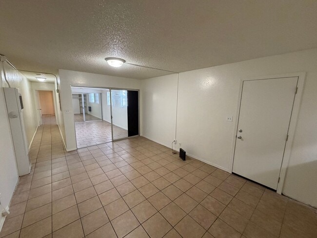Building Photo - 311 E McElhany Ave