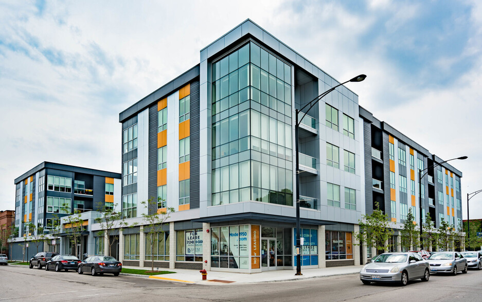 Primary Photo - Luxe Logan Square