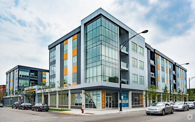 Building Photo - Luxe Logan Square