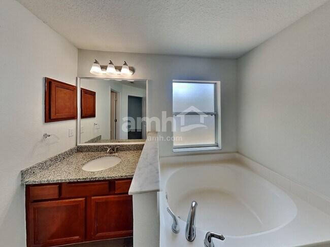 Building Photo - 1221 Mt McKinley Ct