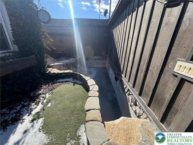 Building Photo - 4652 Hamilton Blvd