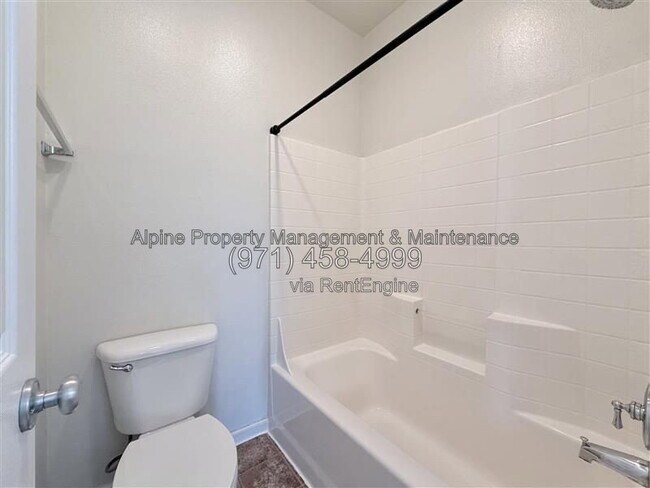 Building Photo - 13592 SW Mapleview Ln