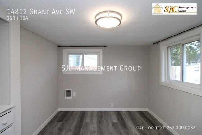 Building Photo - Two bed one bath single family home for re...