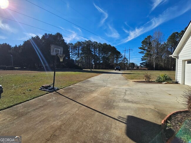 Building Photo - 611 Lora Smith Rd