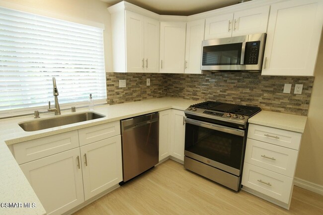Building Photo - 89 Los Vientos Dr