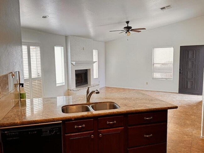 Building Photo - 1043 S Rose