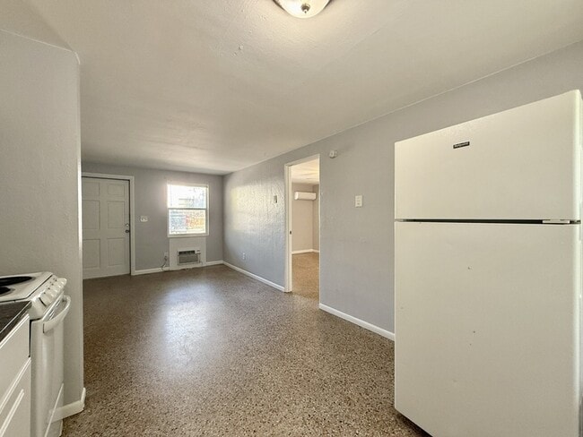 Building Photo - 115 Cleveland Ave SW