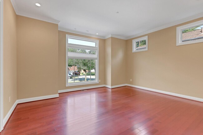 Building Photo - 7607 Newmarket Dr
