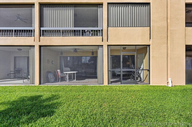 Building Photo - 1030 US-1