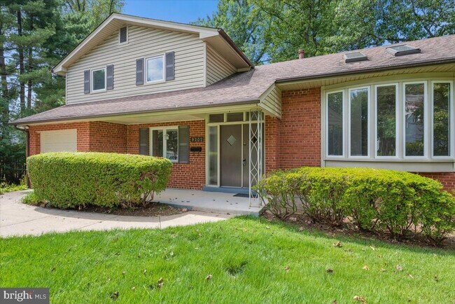 Building Photo - 9202 Wilmett Ct