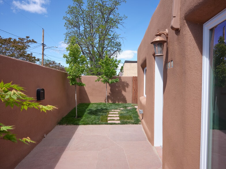 Building Photo - 731 Montez Pl