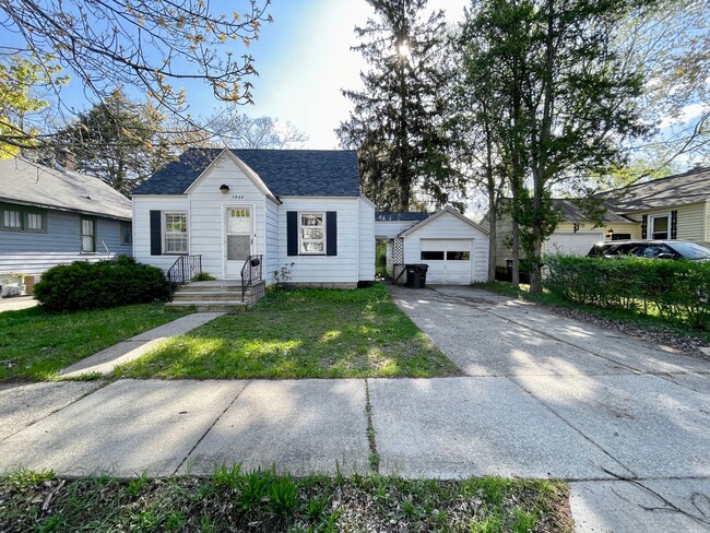 Building Photo - Two Bedroom Home in Muskegon