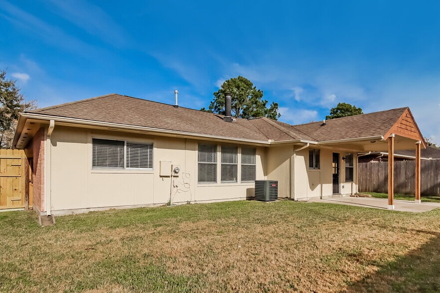 Building Photo - 4919 Bayboro Park Dr