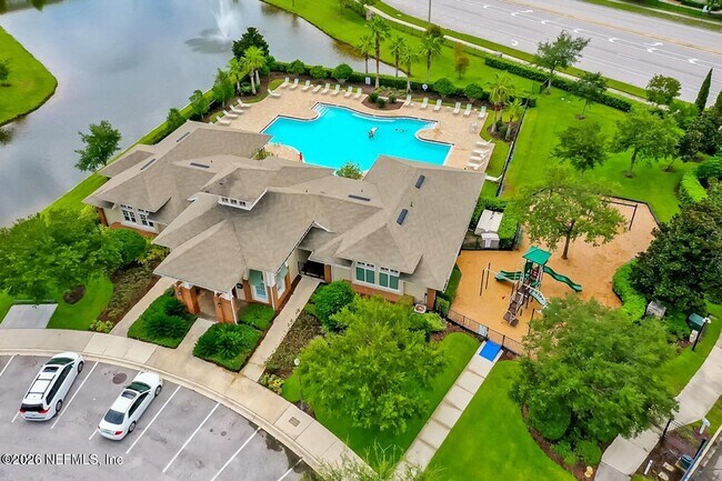 Building Photo - 4008 Lionheart Dr