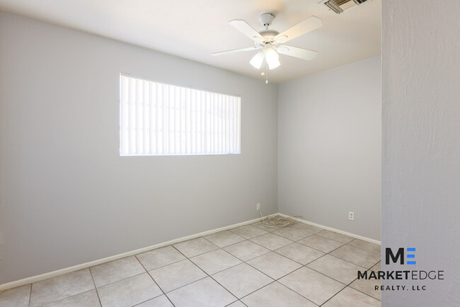 Building Photo - 4 Bed/2Bath Home at 39th Ave/Camelback! Re...