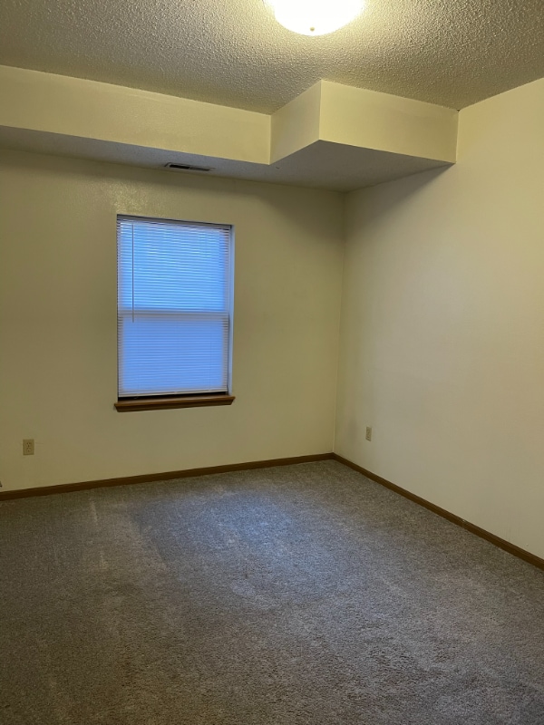 Building Photo - 307 E College St