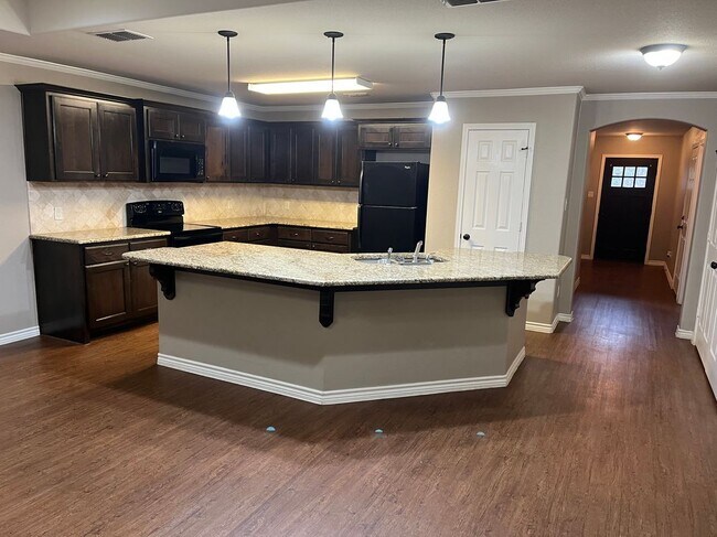 Building Photo - 165 Oakview Ct