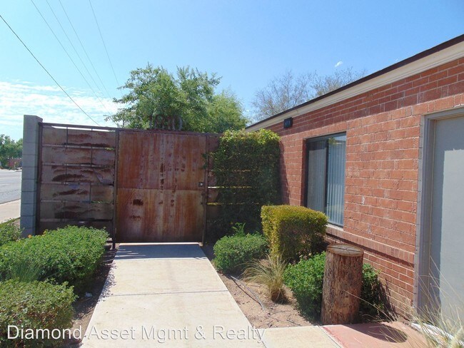 Building Photo - 1810 N 16th St