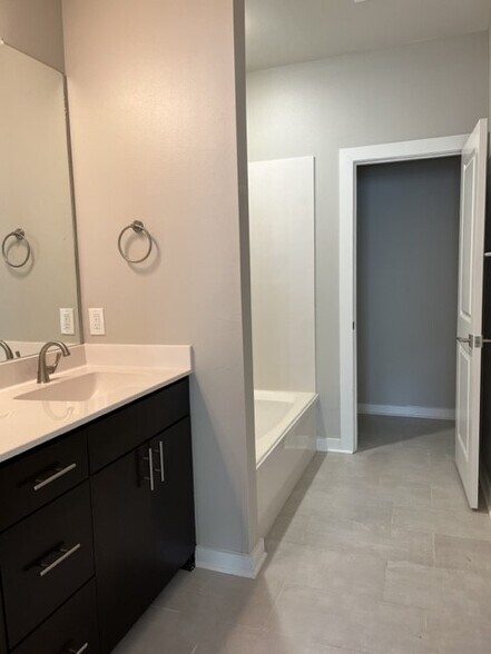 Master Bath - 10565 Brothers Ln