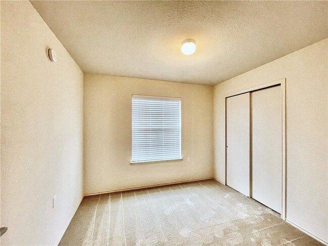 Building Photo - 11905 Aitne Ln