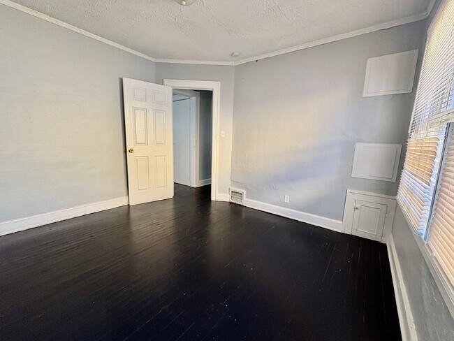 Building Photo - Spacious 2-Bedroom + Den Home with Ample Parking & Backyard!