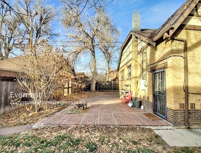 Building Photo - 983 S Gilpin St