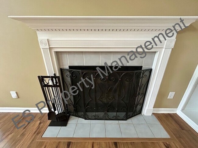 Building Photo - Wonderful 3 Bedroom 2.5 Bathroom Two Story...