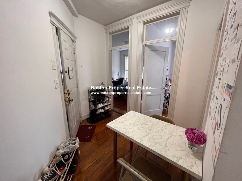 Building Photo - 50 Charlesgate E