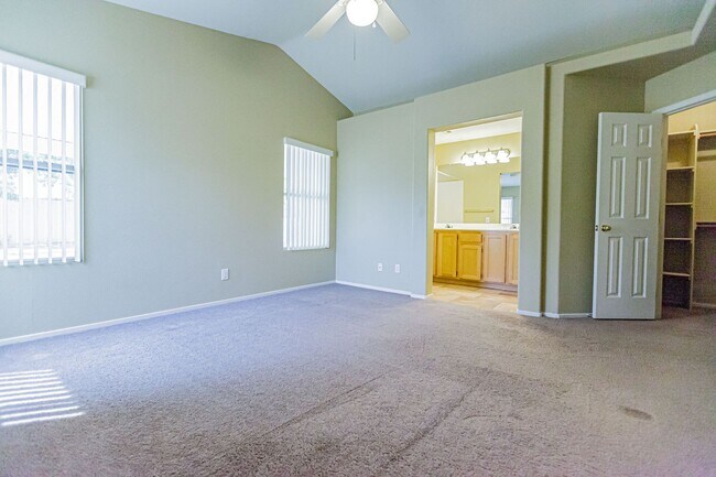 Building Photo - 1 Story home located in Silverado Ranch