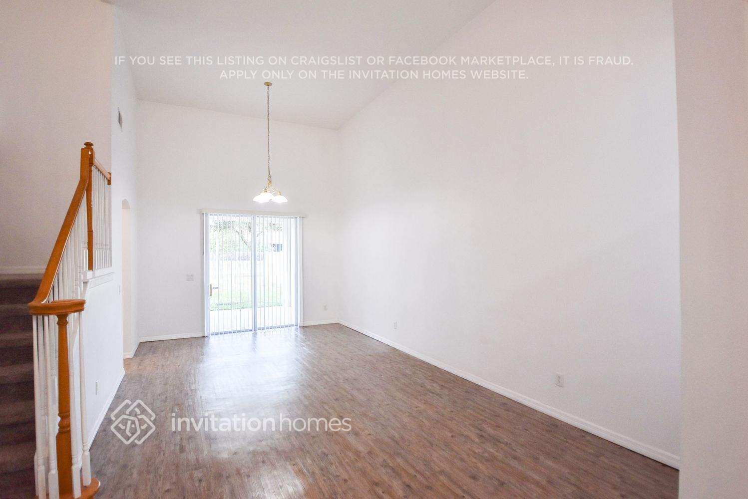 Building Photo - 14438 Estrella Dr
