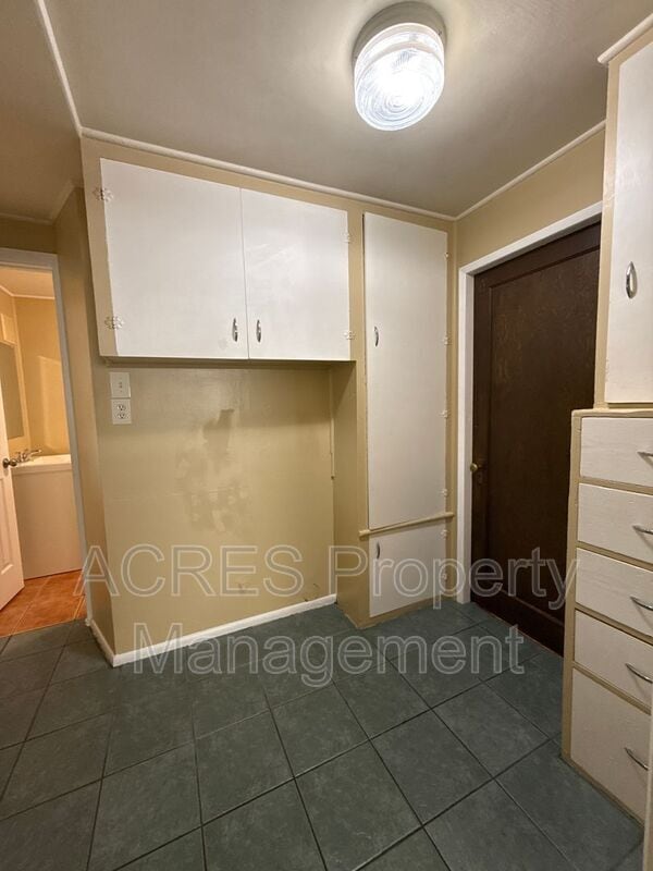 Building Photo - 8806 3rd Ave S