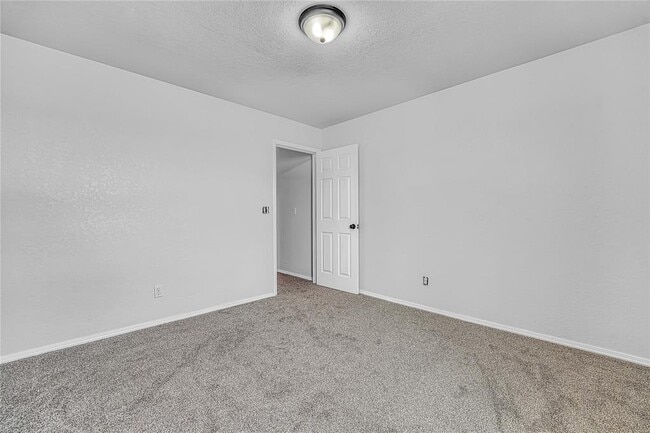 Building Photo - 2805 Shiloh Ln