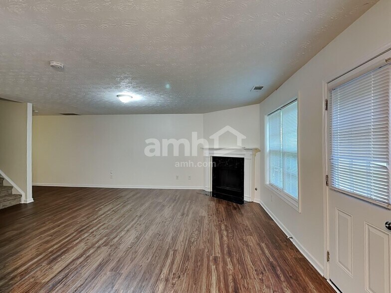 Building Photo - 659 Shadow Lakes Dr